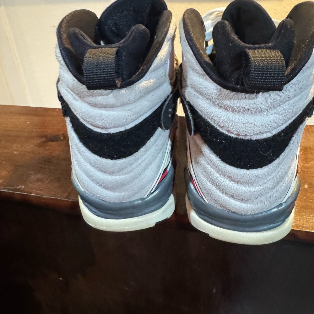 Jordan 8 Bugs Bunny. Size 10.5 M - Picture 2 of 3